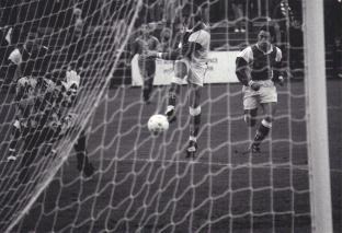 Warren opens the scoring in a 3-2 win at St Albans on 19th October 1996