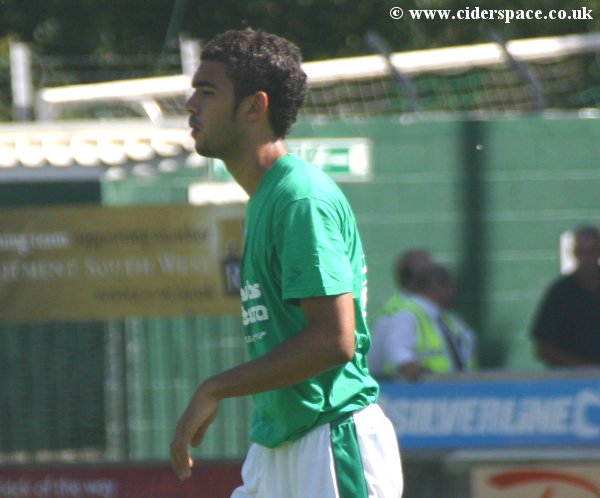 New loan signing Liam Fontaine