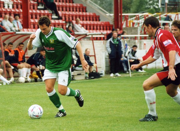 Nick Crittenden makes a first half run
