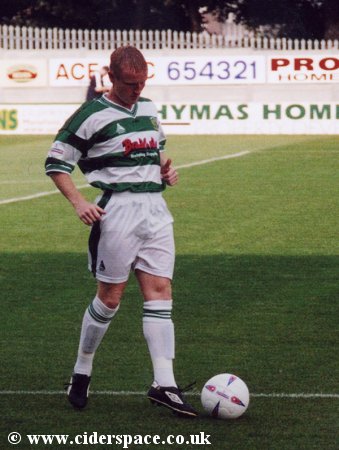 Ronnie Bull warms up before the game