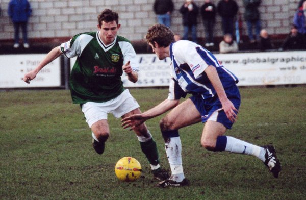Nick Crittenden makes another midfield run