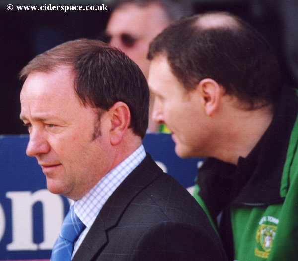 Gary Johnso n and Mark Layder move to take their positions at the start of the game