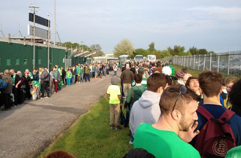 Glovers fans queuing for coaches, as far as the eye can see! Photo SanSiroJon's Twitter